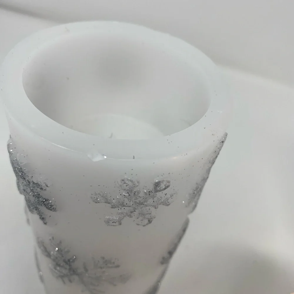 Set of 3 Silver & White Faux Snowflake Glitter Candles